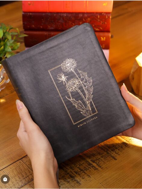 Bíblia Mulheres | Viviane Martinello | NVT | Espaço Para Anotações | Capa Luxo Floral Grafite